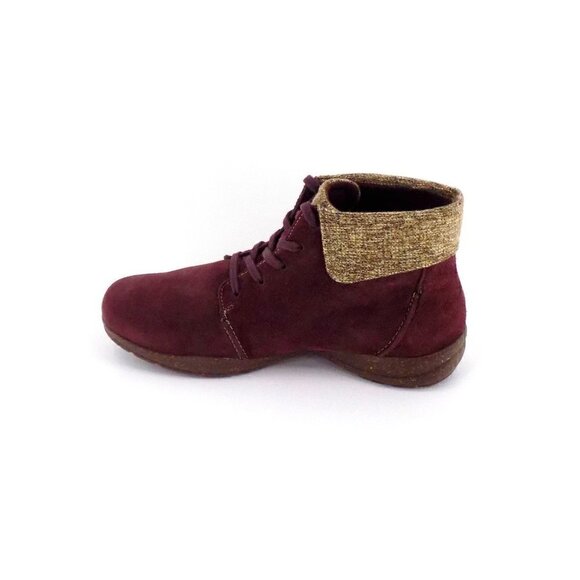 Clarks Suede Ankle Boots Size 9.5 Red Burgundy Sock Collar Lace Up - Picture 7 of 7